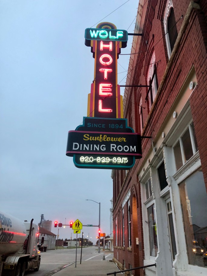 51D68905-6843-480F-B903-4FB9FC2B74A6_1_201_a